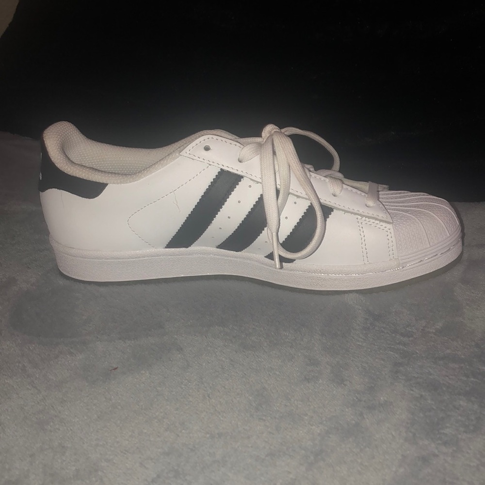 Adidas Superstar - Picture 2 of 4